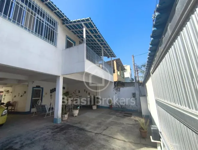 Casa frente de rua à venda com 235,00m² em Cascadura, Rio de Janeiro - RJ