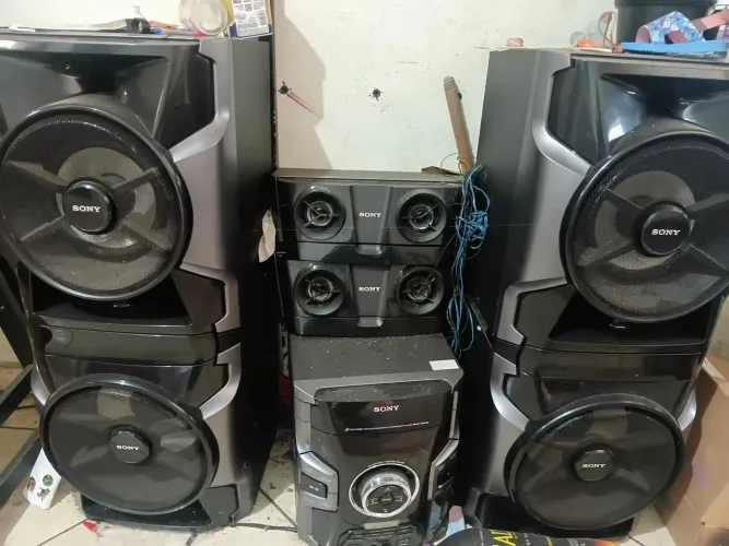 Vendo aparelho de som Sony muito forte