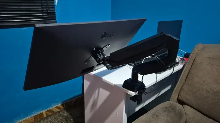 Monitor LG ULTRAGEAR 27' + Braço Articulado