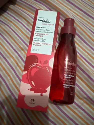 Body splash maçã caramelada e baunilha/ usado 