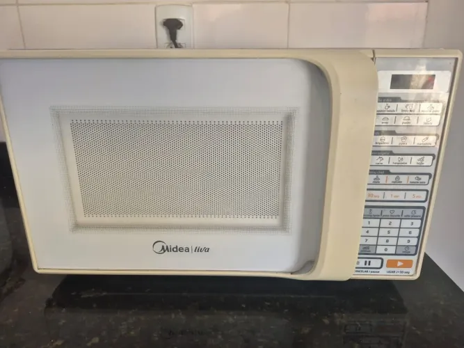 Microondas Midea 20 litros