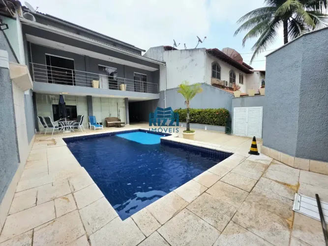Casa de Alto Padrão em São Pedro da Aldeia com 368m² 4 Quartos Piscina Energia Solar Porte