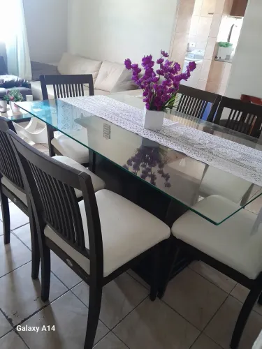Mesa de vidro + 6 cadeiras