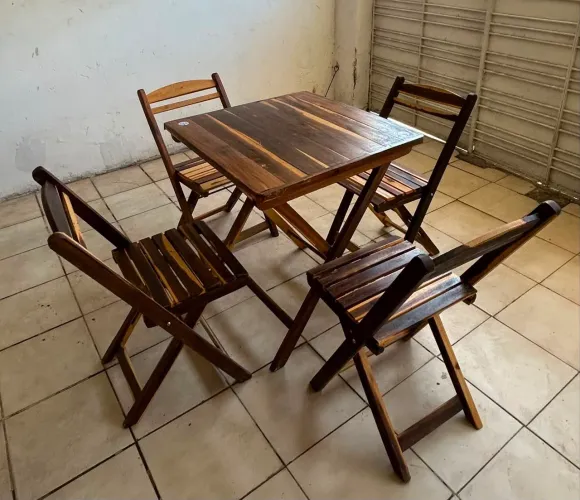 Conjunto de Mesas & Cadeiras