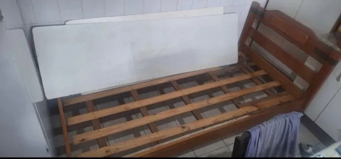 Cama de solteiro Madeira Nobre