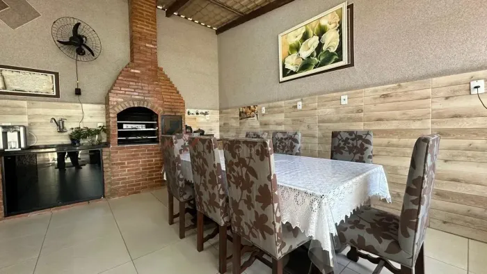 Casa linear com 3 quartos, 2 suítes, 3 vagas Linda Casa linear espaçosa 3 quartos/2