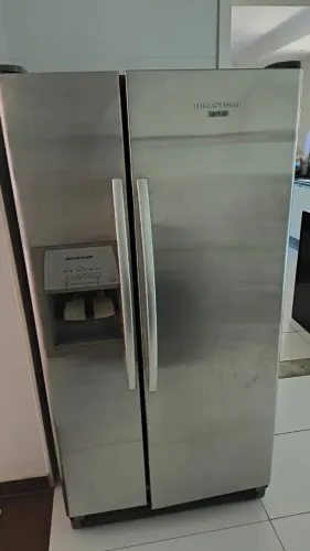 Geladeira Brastemp Inox.