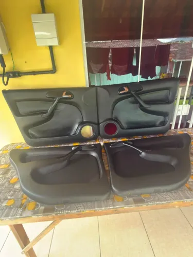 Gol Parati Foro De Portas Cor Preta De Gti Os 4 Originais