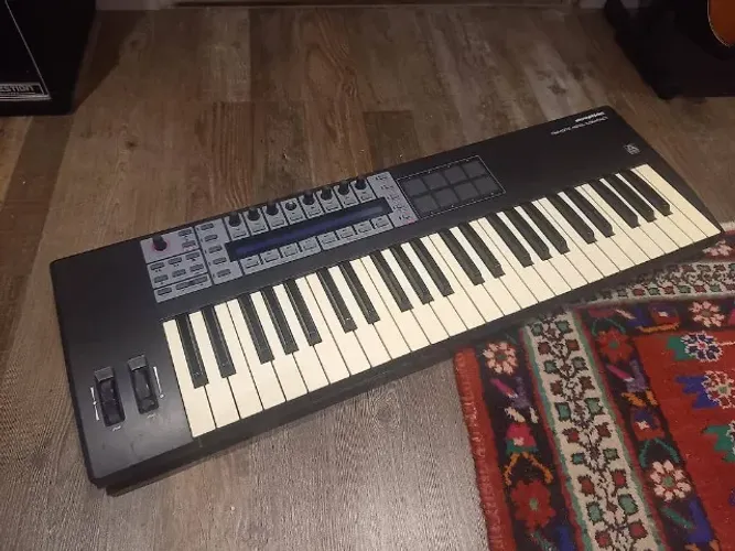 Novation ReMOTE 49 SL COMPACT, com bag
