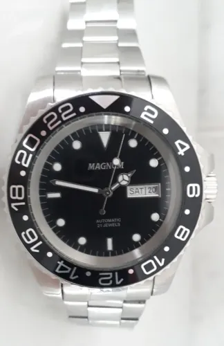 Relógio original raro exemplar MAGNUM AUTOMÁTICO DIVER , em estado de novo