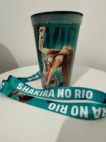 Copo comemorativo do show da Shakira no Rio 2026