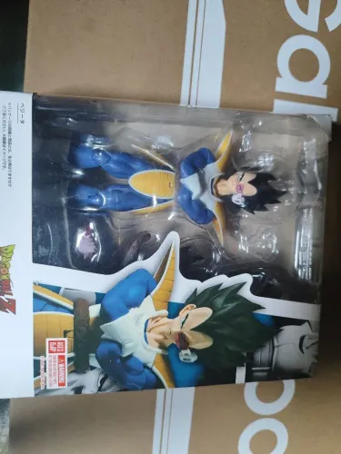 Action figure vegeta replica