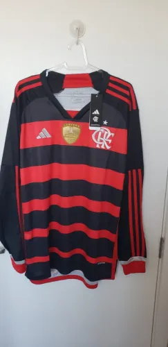 Camisa do Flamengo modelo 2024 manga comprida tamanho M com Patch da Libertadores