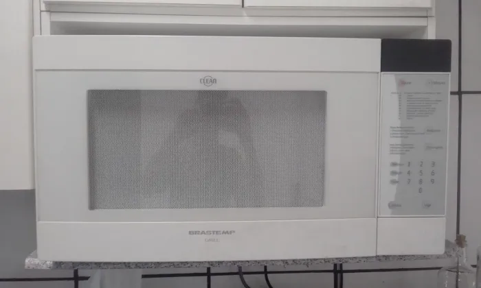 Microondas Brastemp Muito Grande Com Dourador Grill 220V Muito Conservado Funcionando Tudo