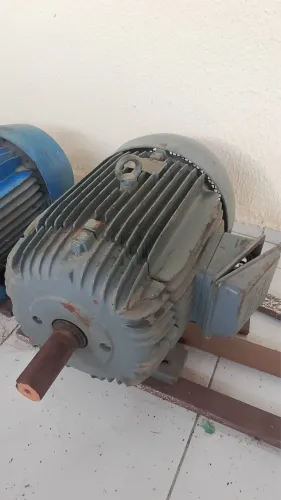 MOTOR WEG 30CV TRIFÁSICO