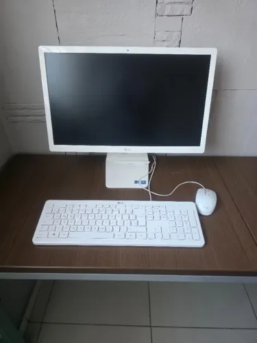 Computador ALL IN ONE, básico.
