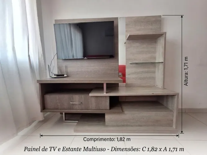 Painel de TV com Estante / Rack Multiuso (1,82m x 1,71m) - Excelente Estado!