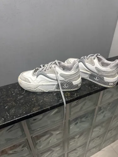 Tênis Sal e Pimenta tipo Nike
