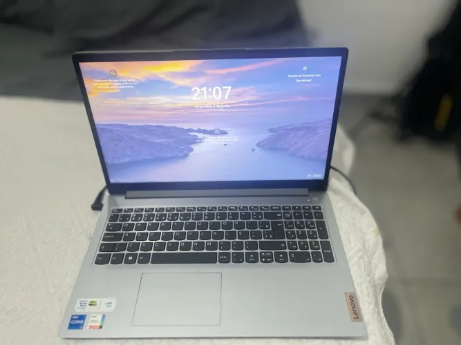 Notebook Lenovo IdeaPad 1i, Core i7, 12GB RAM, 500GB SSD - Ótimo Estado