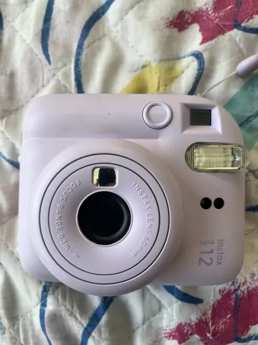 Câmera Instantânea Fujifilm Instax Mini 12 - Lilás Candy Cor Violeta