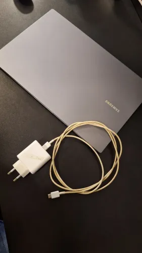 Notebook Samsung Book4 i3 8GB 480GB SSD - 8 meses de uso - Completo na caixa