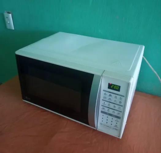 Vendo geladeira , fogão e microondas por 1500