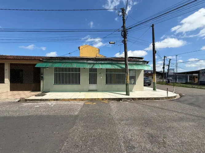 Conjunto Cohab Gleba III | Casa para venda com 200m² | Castanheira | Suíte com sacada | Pi