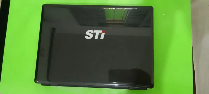 Vendo Notebook Semp Toshiba 2° Geração!