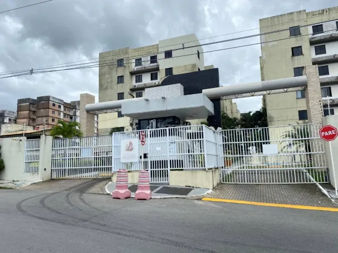 Apartamento com 3 dormitórios para alugar, 66 m² por R$ 2.104/mês - Jabotiana - Aracaju/SE
