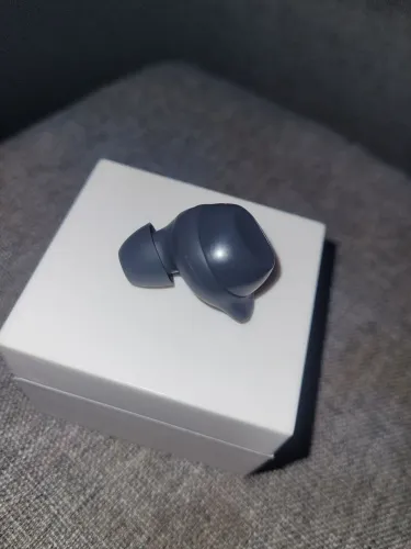 Lado direito Galaxy buds fe
