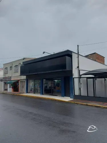 Ponto comercial na rua Comendador Custódio Vieira em Lorena à venda.