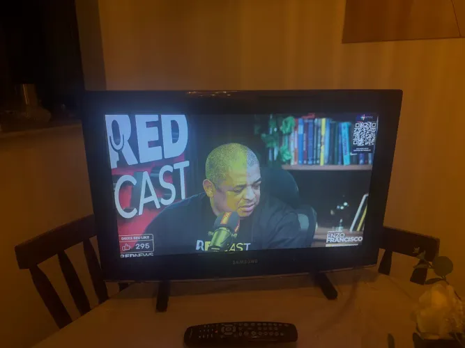 Esta TV tem 26 polegadas Samsung