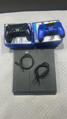 PLAYSTATION 4 500GB + 2 controles + 18 jogos originais