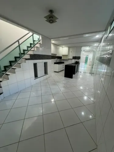 Casa na Cidade Velha com 4/4 (3 Suíte), 200m², Duplex, Modulados, 2 Vagas Cobertas, na Cid