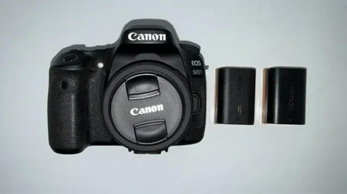 Câmera Canon 80D + Lente Canon 24mm