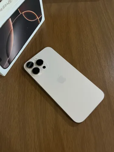 Vendo iPhone 16 Pro Max 256gb ou troco em câmera ZV-E10