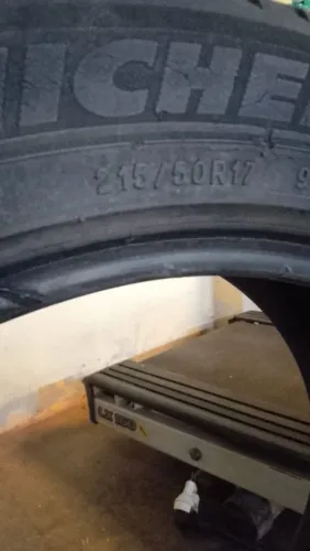 Pneu 215/50R17