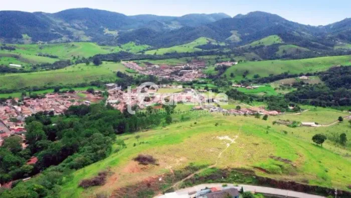 Terreno de 300 metros em Joanópolis, pronto para construir, para venda
