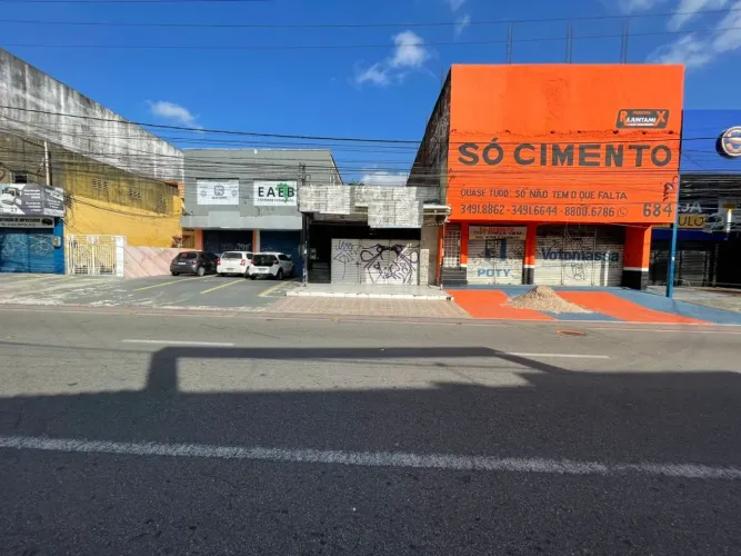 Ponto Comercial c/ ótima localização, 207m², wc social, via bastante movimentada, próx. á 