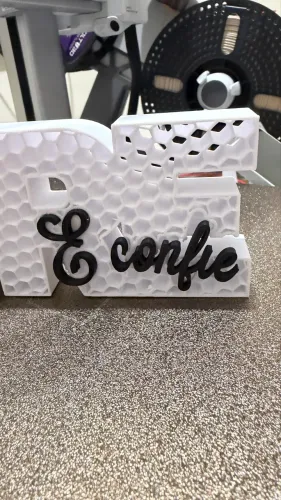 Ore e confie nome decorativo de mesa religioso