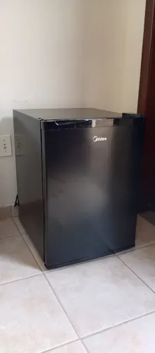 Frigobar Preto 67 Litros Midea - 220V