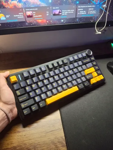 teclado AULA F75 COM BATERIA DE 266 HORAS