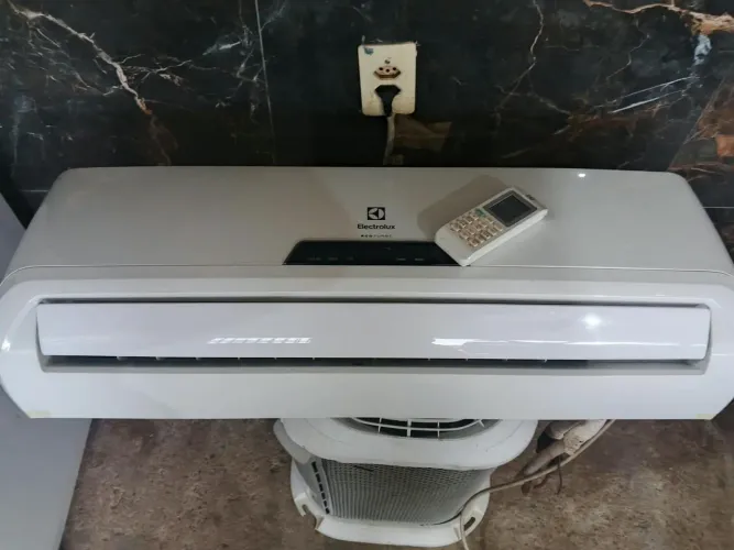 Vendo splt Electrolux de 12mil BTUs 