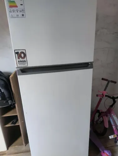 Geladeira Midea 292L