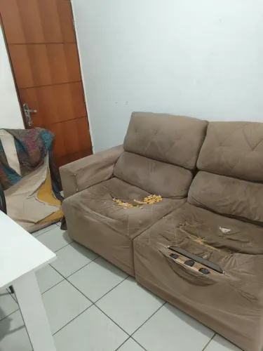 Sofá 2,10m com molas quebradas