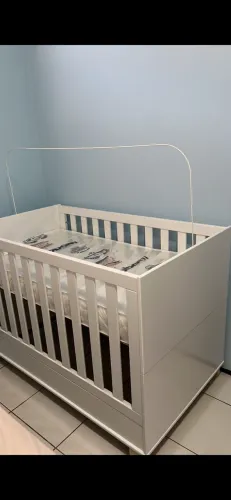 Berço americano que vira cama 