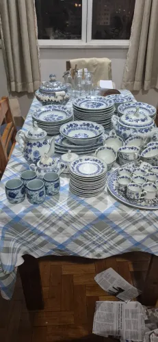 Conjunto de porcelana da Styleto completo de cafe,jantar,sopeiras,pratos,travessas