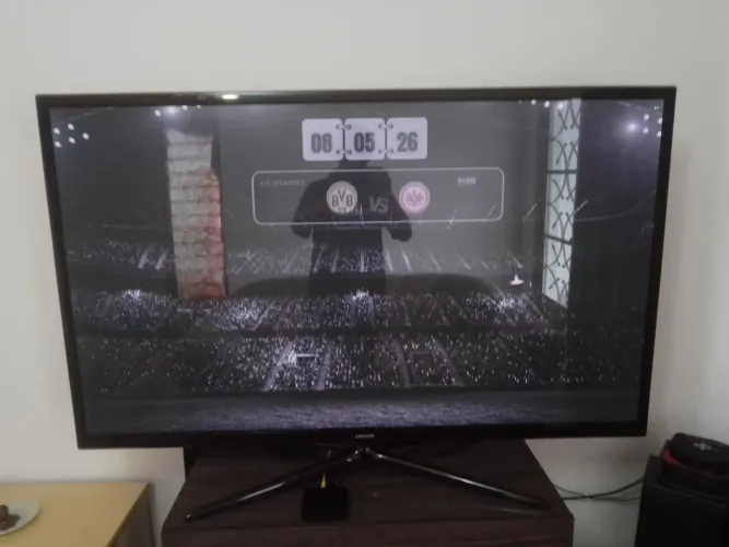 Televisão Samsung plasma 60 polegdas não e Smart sem detalhes 