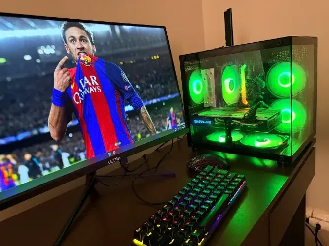 Pc gamer com monitor 180hz e fone é tachado mecanismo