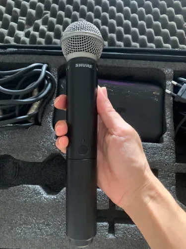 Mic shure sem fio BETA58A + transmissor + cabos + case original